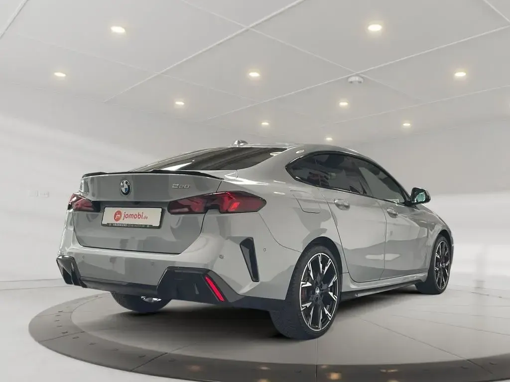 Gebraucht BMW 220 M Sport 156 PS (114 kW) 2025 Grau Coupé