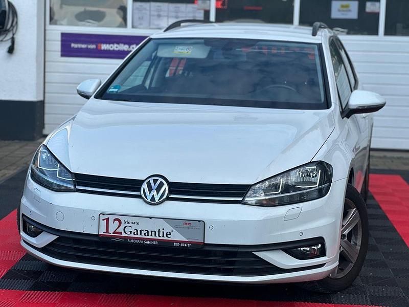 Weiß Gebraucht 2018 VW Golf VII Trendline Kombi | 9.149 € (Superpreis) - Bild 1/4