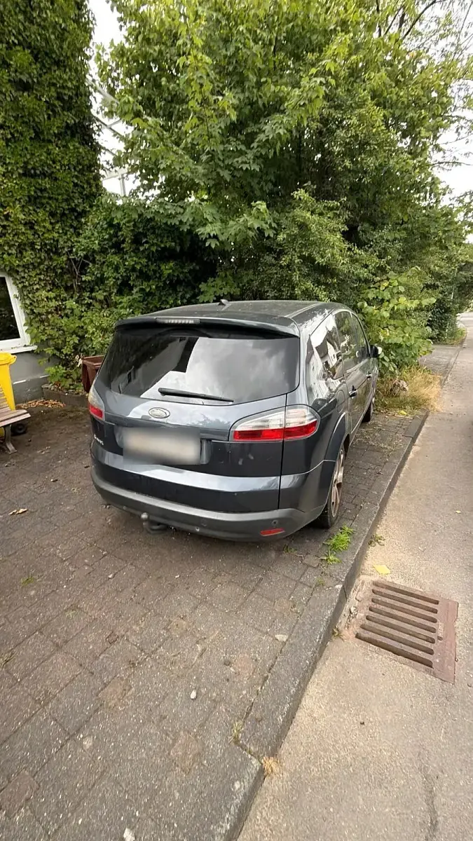 Gebraucht Ford S-MAX 140 PS (102 kW) 2010 Grau Van / Kleinbus
