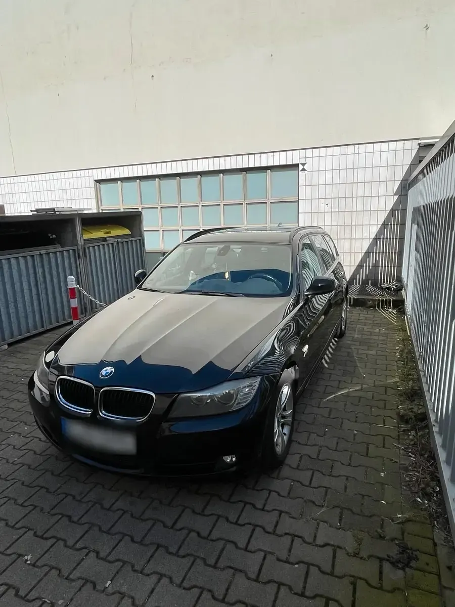 Second-hand BMW 320 184 CP (135 kW) 2011 Negru Break