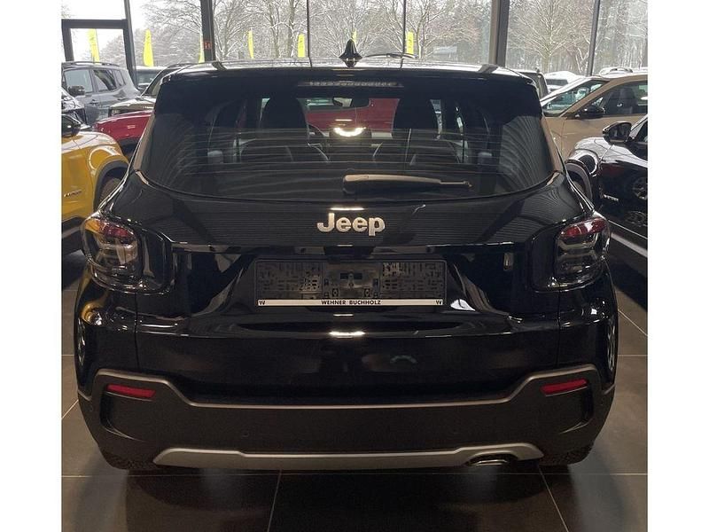 Neu Jeep Avenger Altitude 101 PS (74 kW) 2026 Schwarz SUV