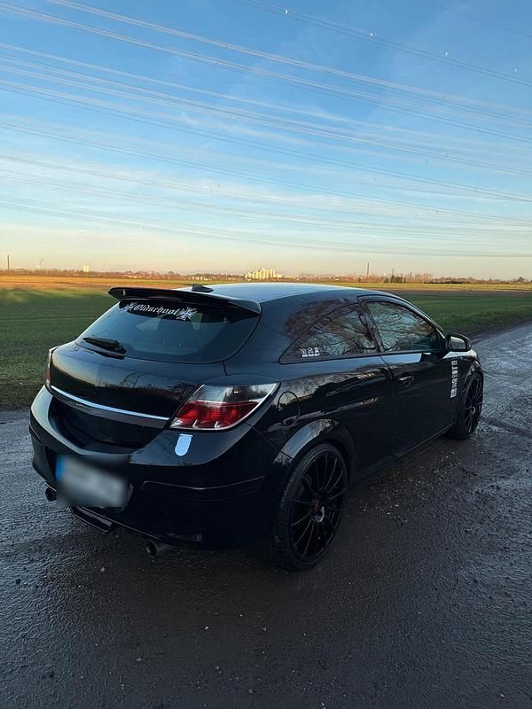 Gebraucht Opel Astra GTC 115 PS (84 kW) 2009 Schwarz Coupé