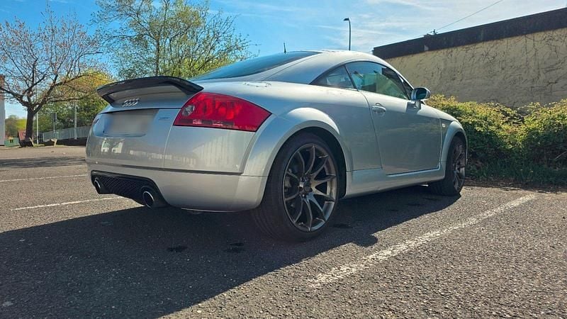 Second-hand Audi TT 240 CP (176 kW) 2000 Argintiu Coupe