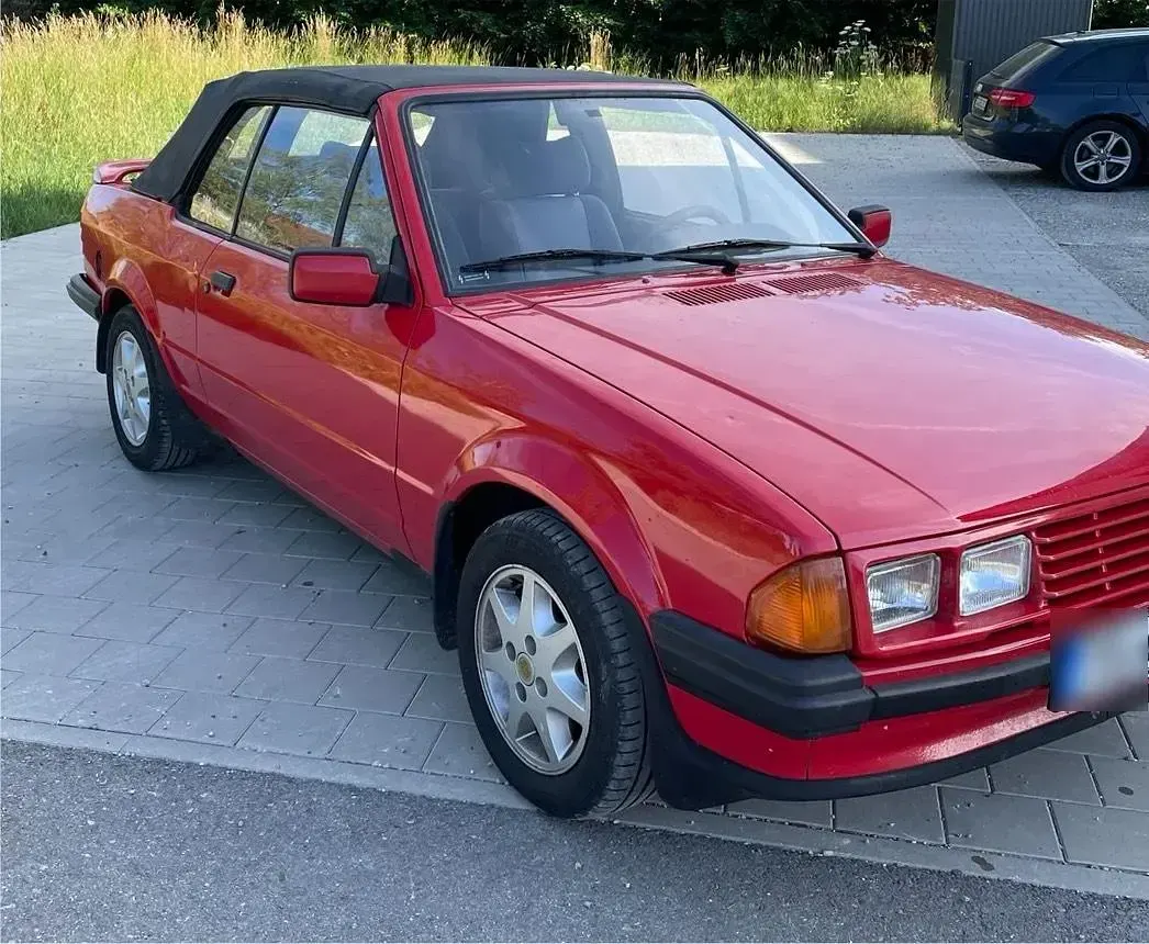 Gebraucht Ford Escort Cabriolet 105 PS (77 kW) 1985 Rot Cabrio