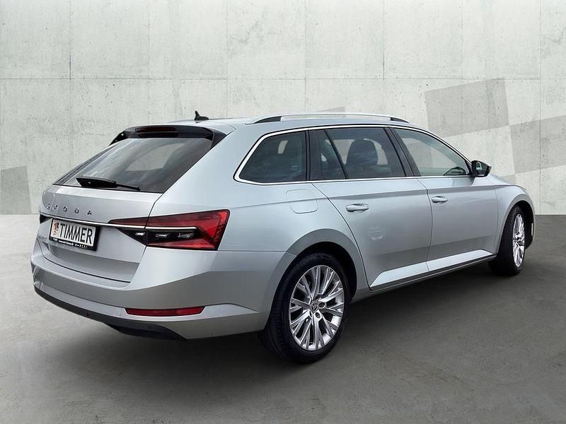 Gebraucht Skoda Superb Style 200 PS (147 kW) 2020 Silber Kombi