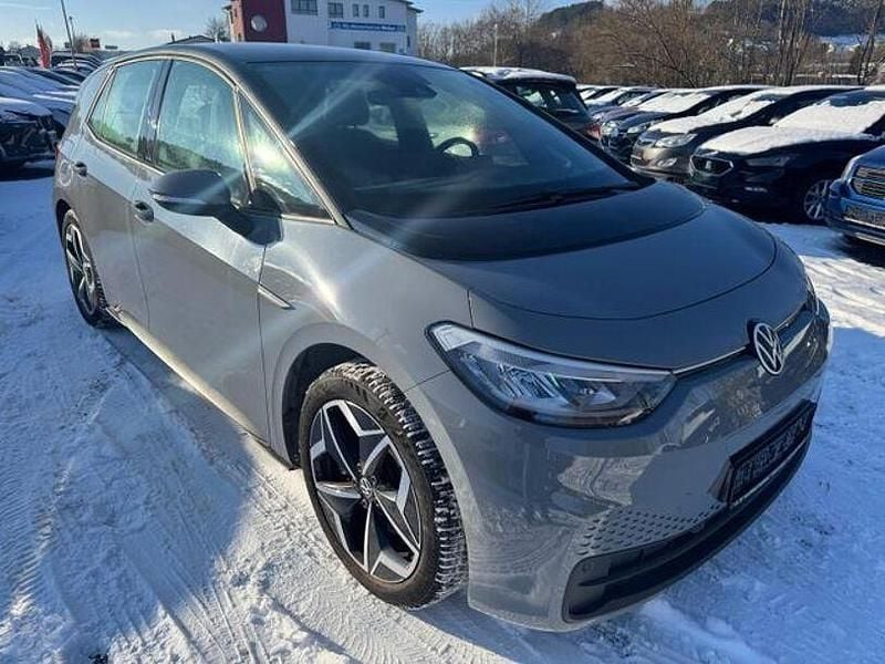 Grau Gebraucht 2021 VW ID.3 Pure Kleinwagen | 17.479 € (Guter Preis) - Bild 1/4