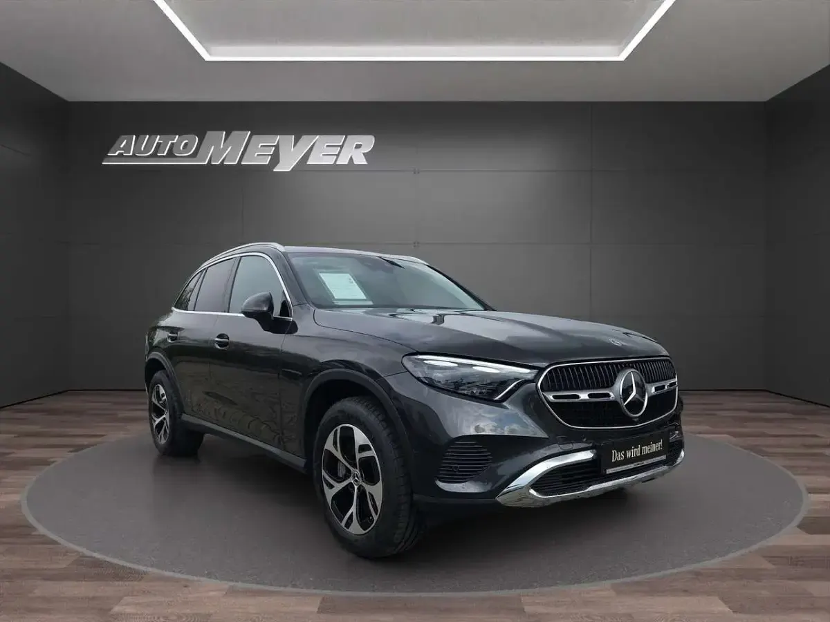 Gebraucht Mercedes GLC300 Avantgarde 204 PS (150 kW) 2025 Lack graphitgrau SUV