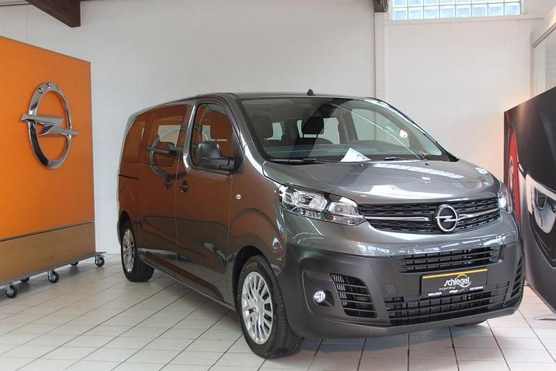 Grau Gebraucht 2023 Opel Zafira Life Van | 36.470 € (Superpreis) - Bild 1/4