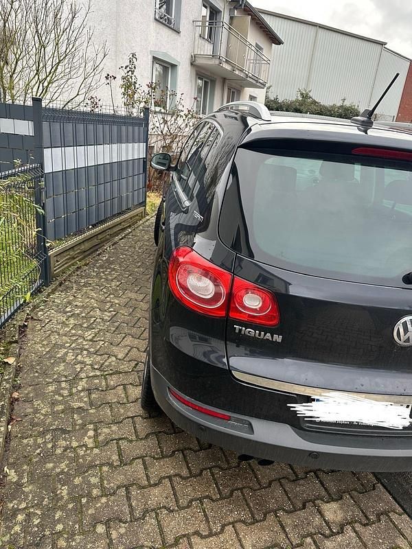 Gebraucht VW Tiguan 140 PS (102 kW) 2011 Schwarz SUV