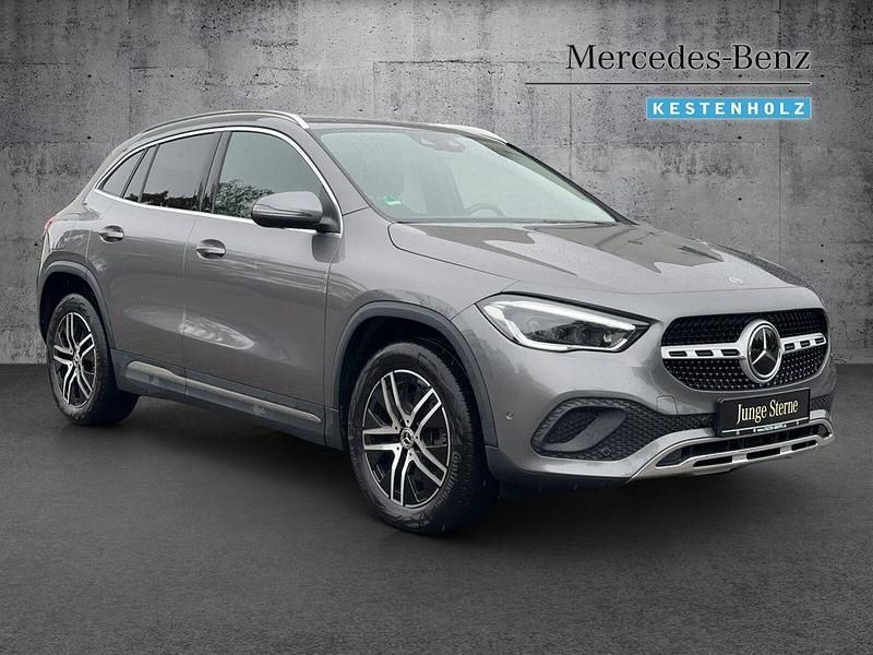 Gebraucht Mercedes GLA250 Progressive 160 PS (117 kW) 2021 Lack mountaingrau SUV