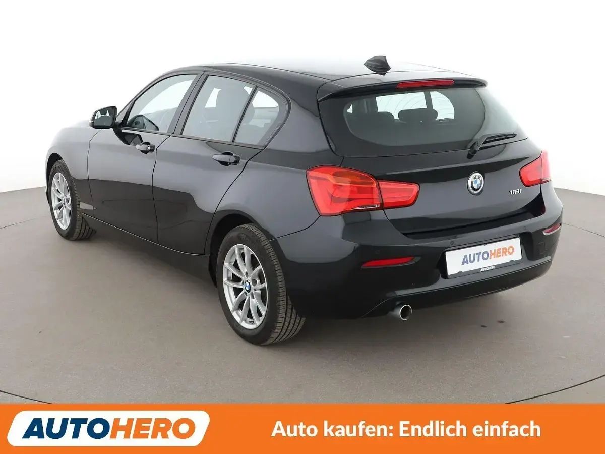 Gebraucht BMW 118 Advantage 136 PS (100 kW) 2018 Schwarz Limousine