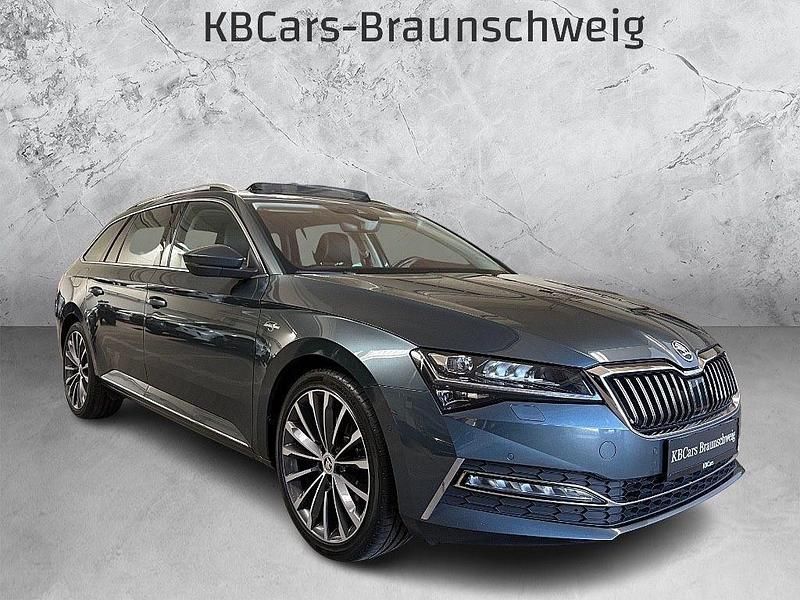 Gebraucht Skoda Superb LAURIN & KLEMENT 200 PS (147 kW) 2022 Grau Kombi