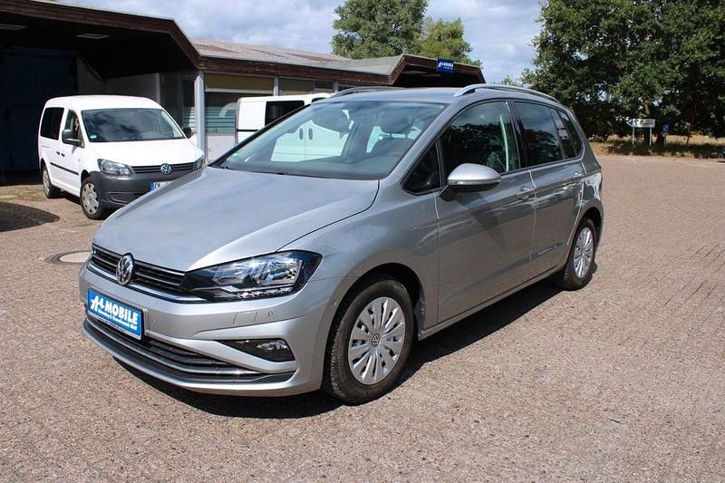 Silber Gebraucht 2018 VW Golf Sportsvan Join Van / Kleinbus | 16.999 € (Fairer Preis) - Bild 1/4