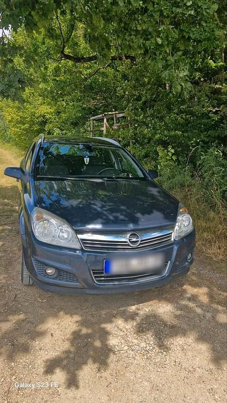 Grau Gebraucht 2009 Opel Astra Kombi | 800 € (Guter Preis) - Bild 1/4