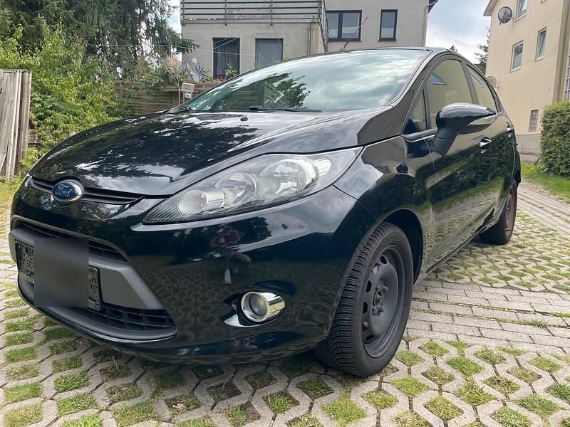 Schwarz Gebraucht 2012 Ford Fiesta Kleinwagen | 2.500 € (Guter Preis) - Bild 1/4