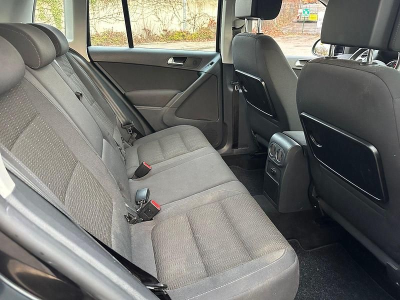 Gebraucht VW Tiguan Trendline 110 PS (80 kW) 2012 Schwarz SUV