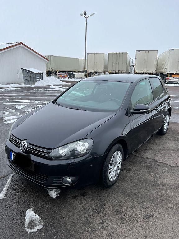 Gebraucht VW Golf VI Team 105 PS (77 kW) 2010 Schwarz Kleinwagen