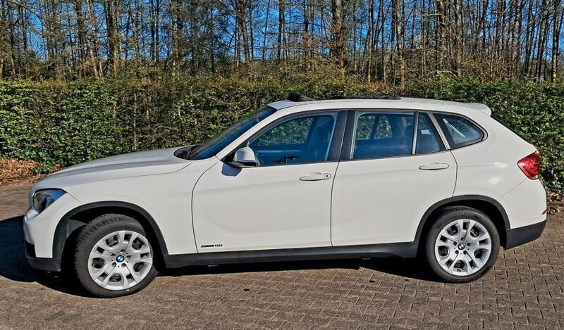 Weiß Gebraucht 2013 BMW X1 SUV | 8.800 € (Guter Preis) - Bild 1/4