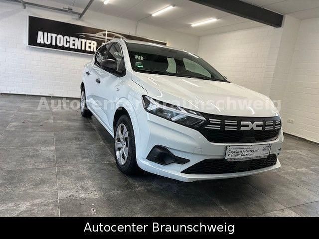 Weiß Gebraucht 2023 Dacia Sandero Comfort Limousine | 11.000 € (Superpreis) - Bild 1/4