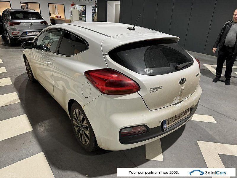 Gebraucht Kia ProCeed 110 PS (80 kW) 2015 Weiß Limousine