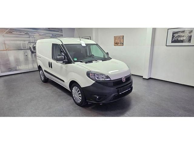 Gebraucht Fiat Doblò 101 PS (74 kW) 2023 Van / Kleinbus