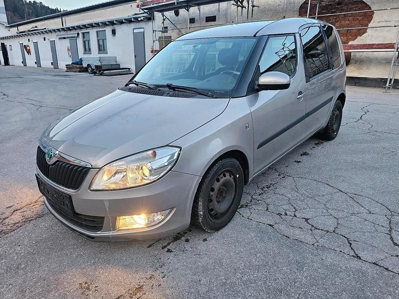Gebraucht Skoda Roomster 82 PS (60 kW) 2012 Gold Van / Kleinbus