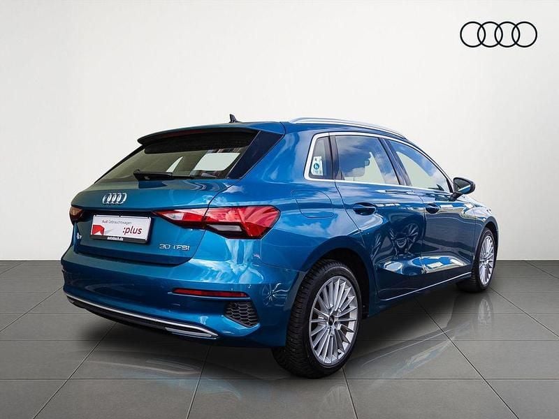 Gebraucht Audi A3 Ambiente 110 PS (80 kW) 2022 Blau Limousine