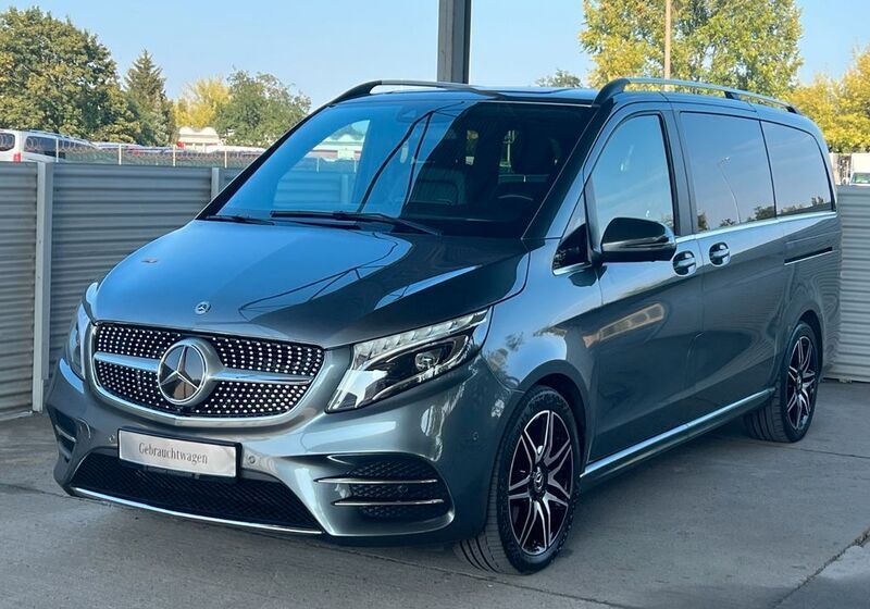 Selenitgrau metallic Gebraucht 2020 Mercedes V300 AMG line Van / Kleinbus | 53.999 € (Fairer Preis) - Bild 1/4