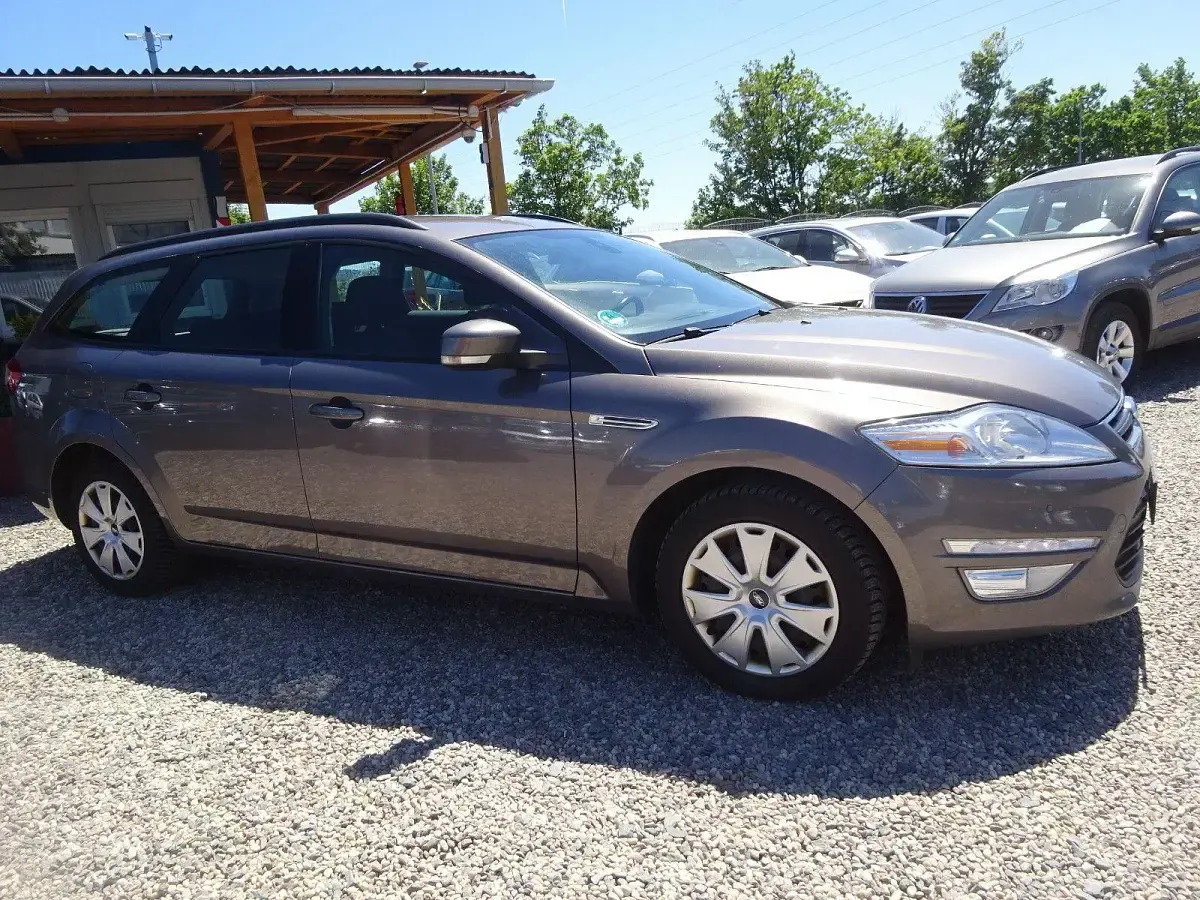 Gebraucht Ford Mondeo Trend 140 PS (102 kW) 2012 Braun Kombi