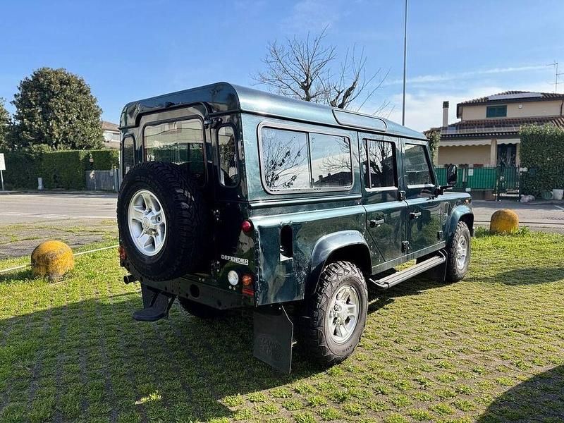 Gebraucht Land Rover Defender 122 PS (89 kW) 2012 Grün Kombi