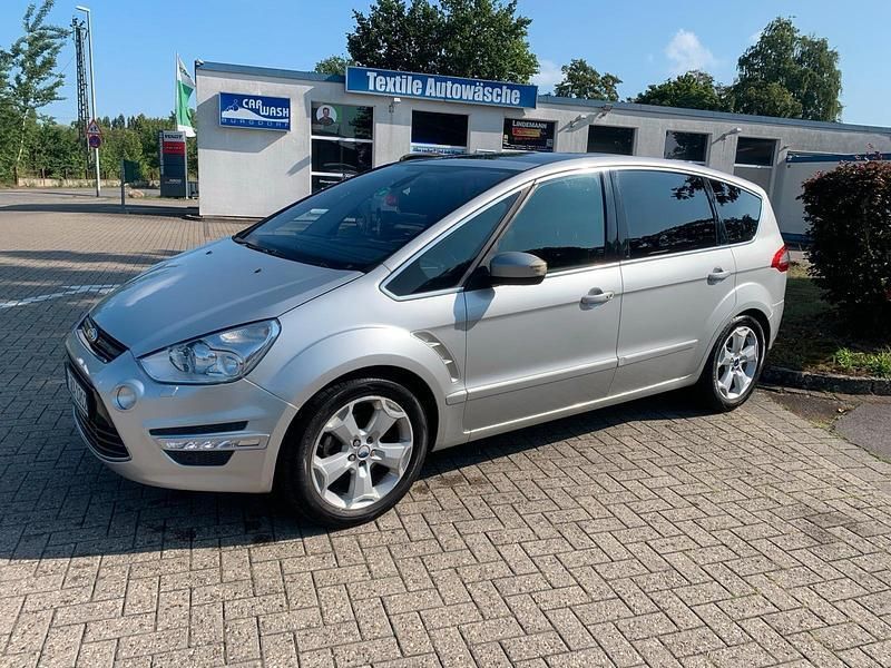 Silber Gebraucht 2011 Ford S-MAX Titanium Van / Kleinbus | 5.600 € (Fairer Preis) - Bild 1/4