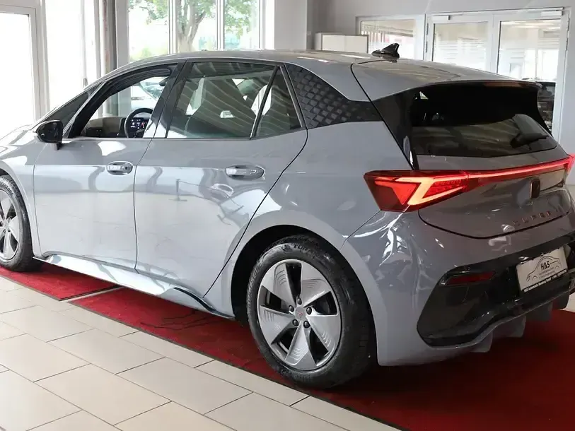 Gebraucht Cupra Born 150 kW (204 PS) 2022 Vaporgrau Kleinwagen