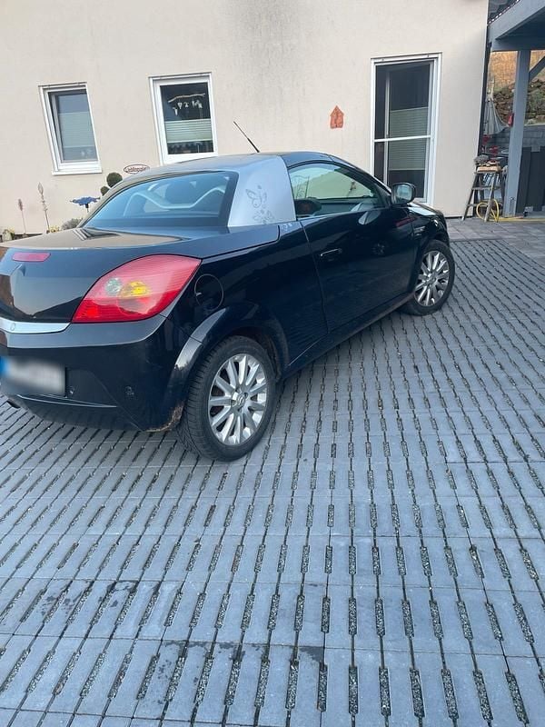 Gebraucht Opel Tigra 90 PS (66 kW) 2009 Schwarz Cabrio