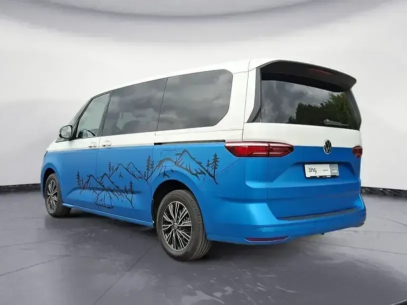 Gebraucht VW Multivan Life 136 PS (100 kW) 2023 Weiß Van / Kleinbus