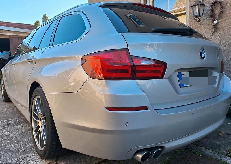 Grau Gebraucht 2011 BMW 520 Kombi | 6.100 € (Guter Preis) - Bild 1/4