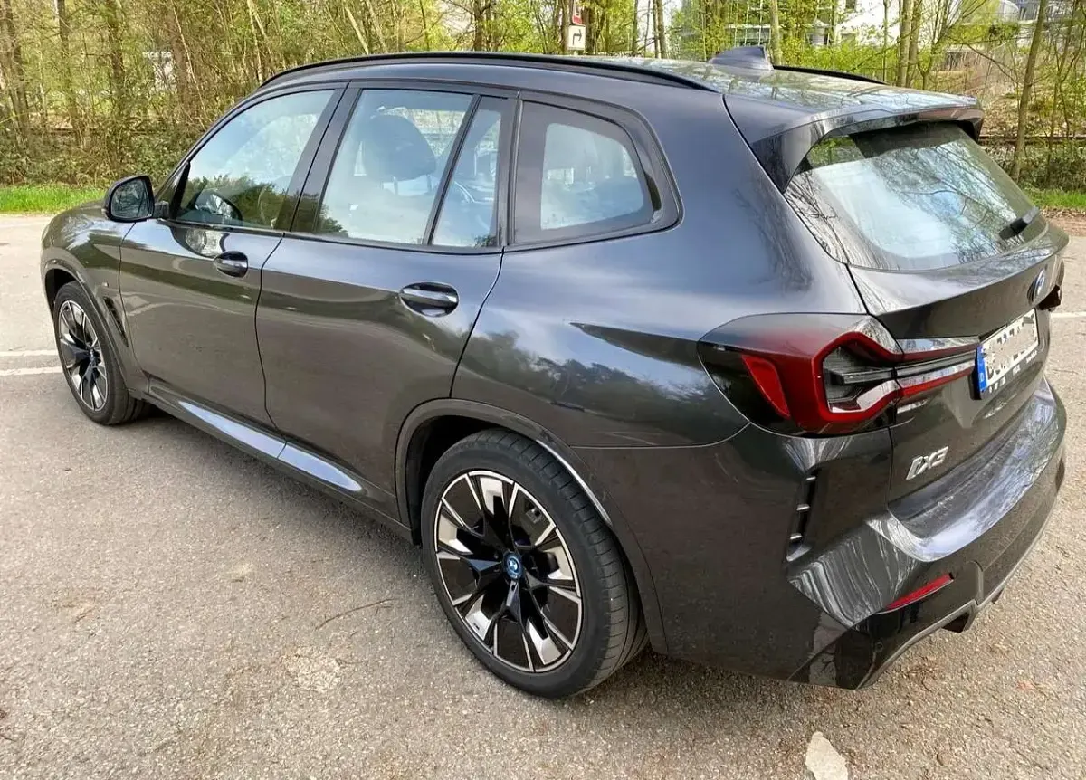 Gebraucht BMW iX3 Impressive 210 kW (286 PS) 2023 Grau SUV