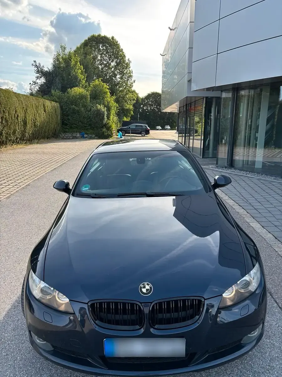 Gebraucht BMW 325 Cabriolet 218 PS (160 kW) 2009 Blau Cabrio