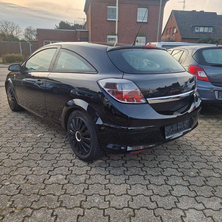 Gebraucht Opel Astra GTC Selection 90 PS (66 kW) 2009 Schwarz Coupé