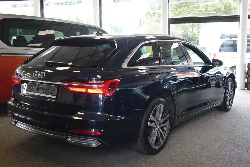 Gebraucht Audi A6 Sport 265 PS (194 kW) 2022 Blau Kombi