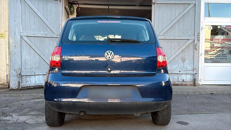 Gebraucht VW Fox Refresh 55 PS (40 kW) 2009 Blau Kleinwagen