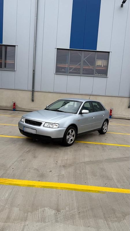 Silber Gebraucht 1999 Audi A3 Limousine | 2.500 € (Teuer) - Bild 1/4