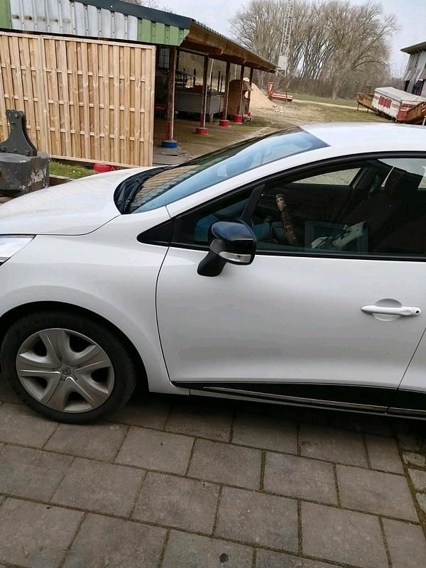 Gebraucht Renault Clio IV LIMITED 2017 Weiß Kleinwagen