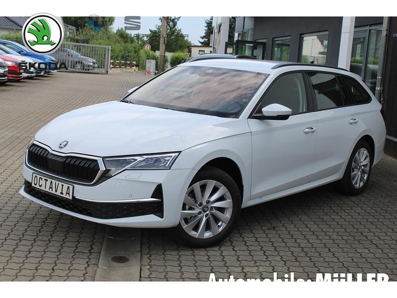 Weiss Gebraucht 2025 Skoda Octavia Selection Kombi | 36.690 € (Etwas zu teuer) - Bild 1/4