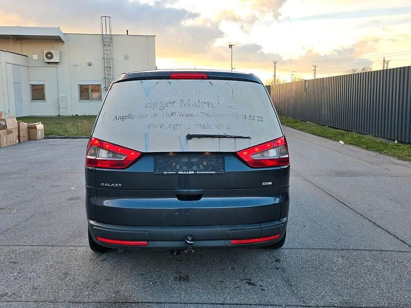 Gebraucht Ford Galaxy Ghia 131 PS (96 kW) 2007 Grau Van / Kleinbus