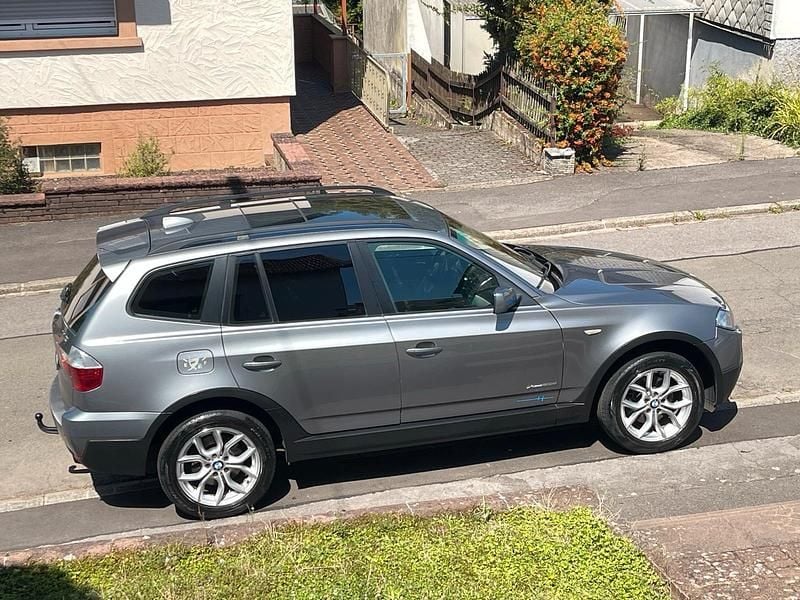 Grau Gebraucht 2008 BMW X3 SUV | 7.600 € (Etwas zu teuer) - Bild 1/4