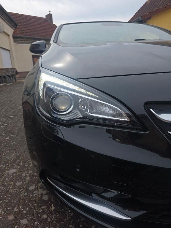 Gebraucht Opel Cascada Edition 165 PS (121 kW) 2014 Schwarz Cabrio