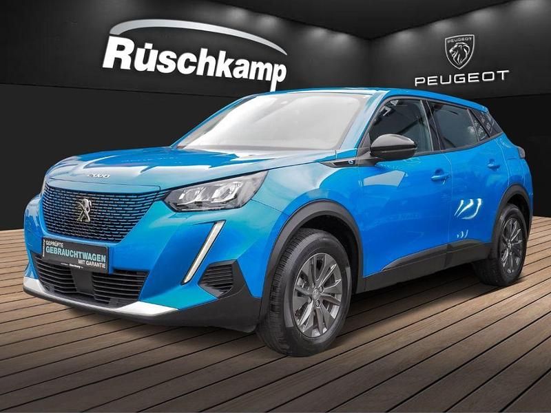 Blau Gebraucht 2022 Peugeot e-2008 Active SUV | 17.480 € (Guter Preis) - Bild 1/4