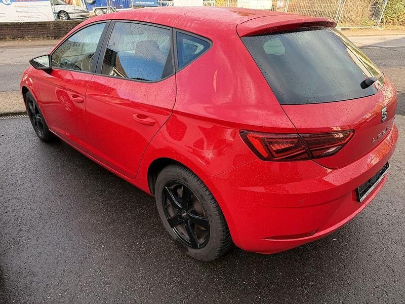Usata Seat Leon Style 125 CV (91 kW) 2017 Rosso Berlina