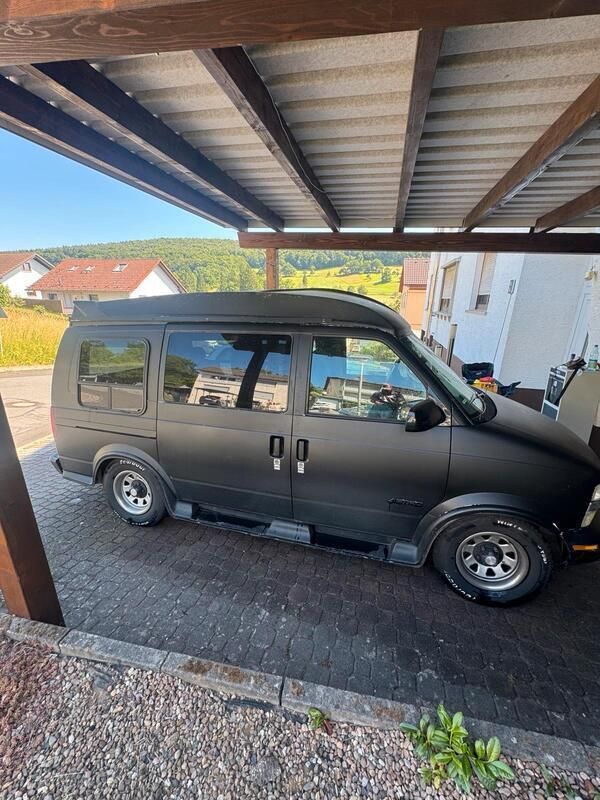 Schwarz Gebraucht 1995 Chevrolet Astro Van / Kleinbus | 3.500 € - Bild 1/4