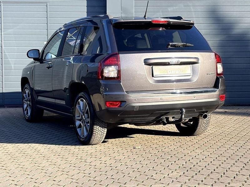 Käytetty Jeep Compass Limited 170 HP (125 kW) 2016 Musta Katumaasturi